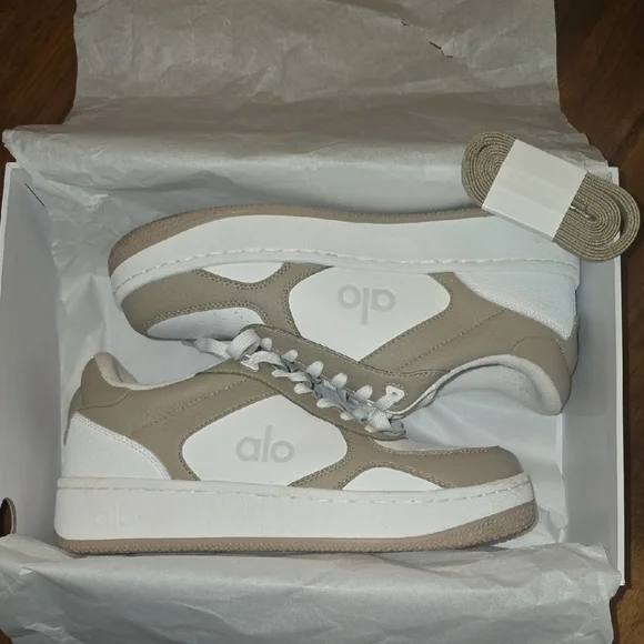 ALO Yoga Recovery Mode Sneaker Womens 8.5 - Picture 2 of 11